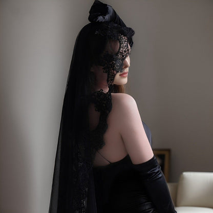 Black veil with lace crown detail and sheer tulle face-framing edge