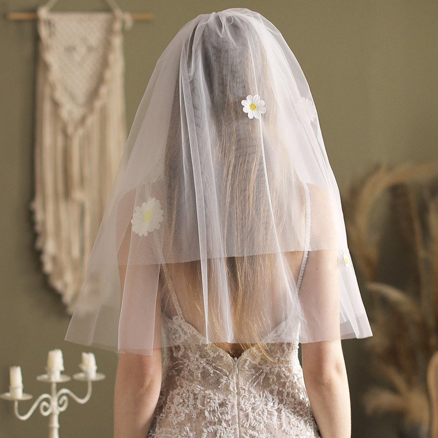 Ivory short bridal veil with layered tulle and daisy applique detail